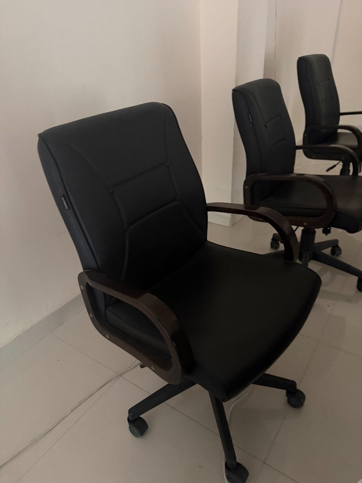 Interwood executive chairs, photo 3