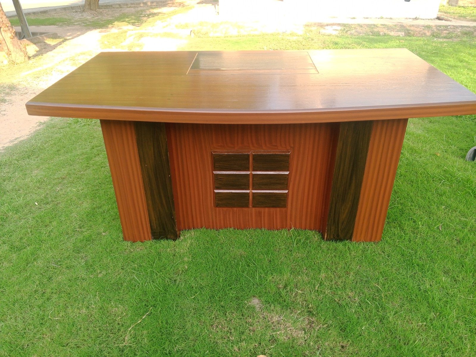 Office table