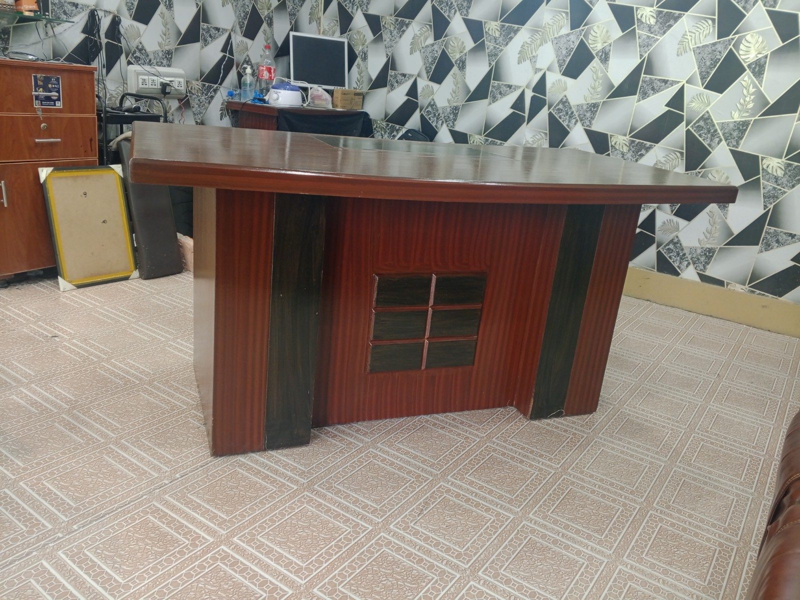 Office table, photo 4